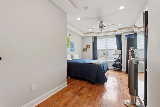 2207 E OAKDALE, Philadelphia, PA 19125