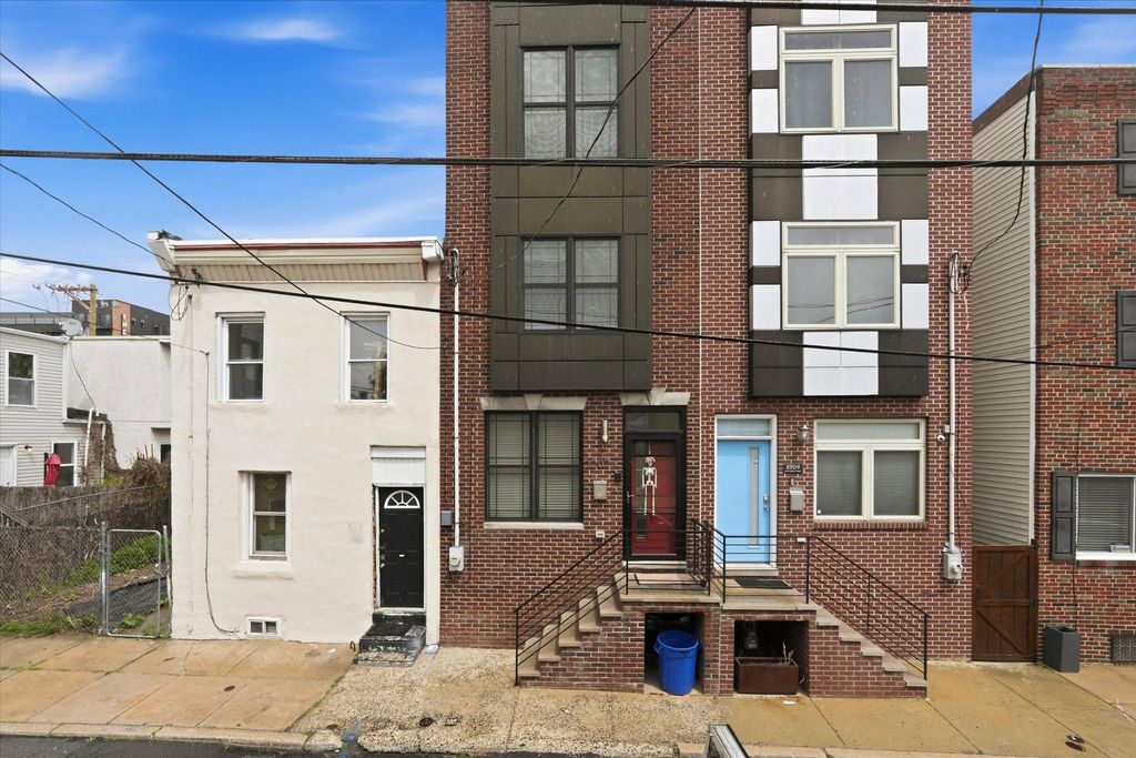 2207 E OAKDALE, Philadelphia, PA 19125