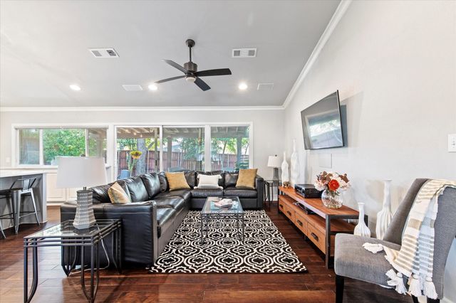 3708 Crown Shore Drive, Dallas, TX 75244