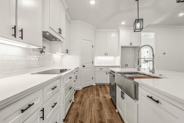 1 Moonlight, Morrilton, AR 72110