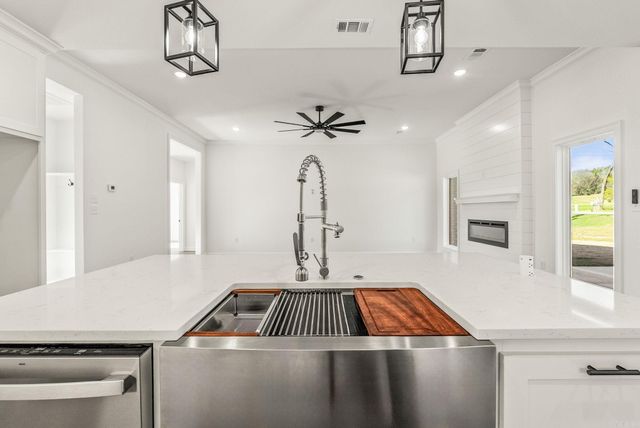 1 Moonlight, Morrilton, AR 72110