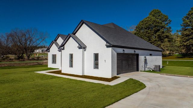 1 Moonlight, Morrilton, AR 72110