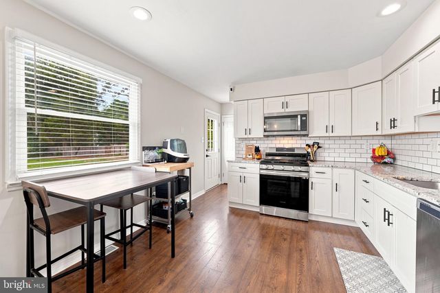 68 DEER PARK CIR, Blackwood, NJ 08012