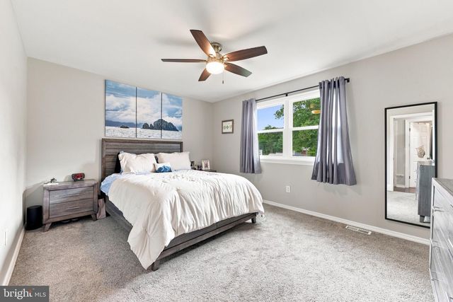 68 DEER PARK CIR, Blackwood, NJ 08012