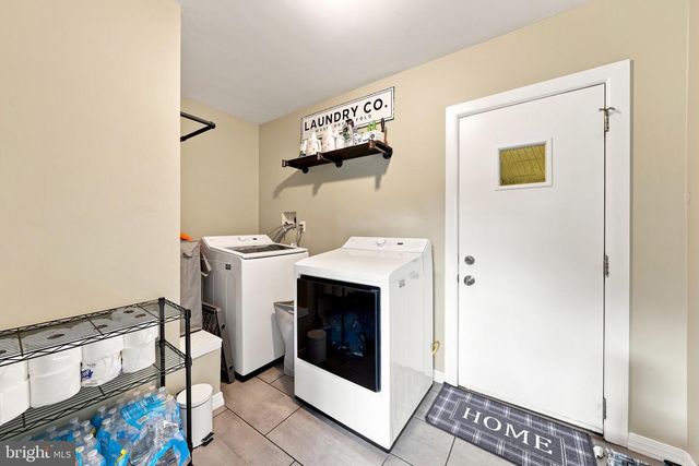 68 DEER PARK CIR, Blackwood, NJ 08012