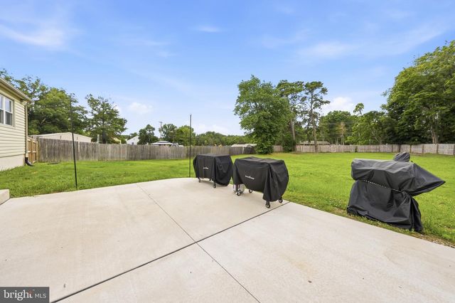 68 DEER PARK CIR, Blackwood, NJ 08012