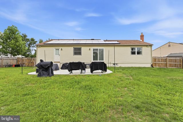 68 DEER PARK CIR, Blackwood, NJ 08012