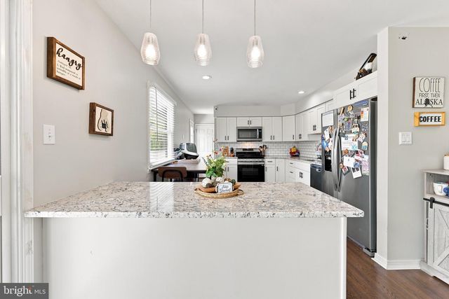 68 DEER PARK CIR, Blackwood, NJ 08012