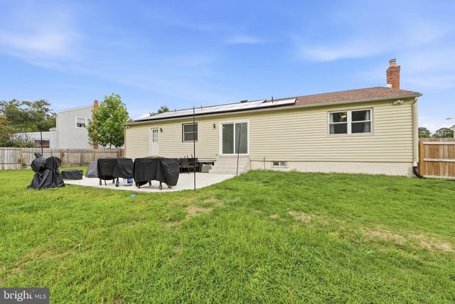 68 DEER PARK CIR, Blackwood, NJ 08012