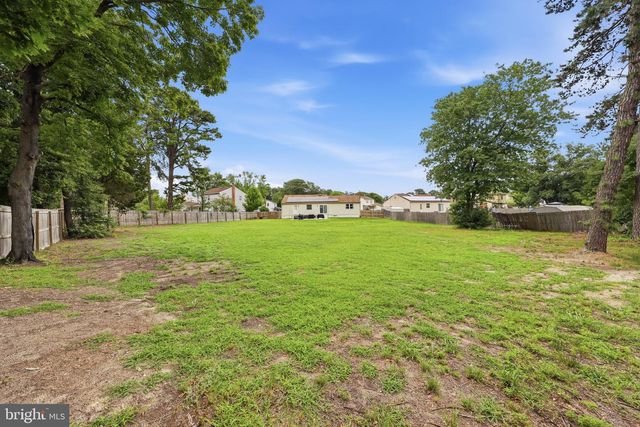 68 DEER PARK CIR, Blackwood, NJ 08012