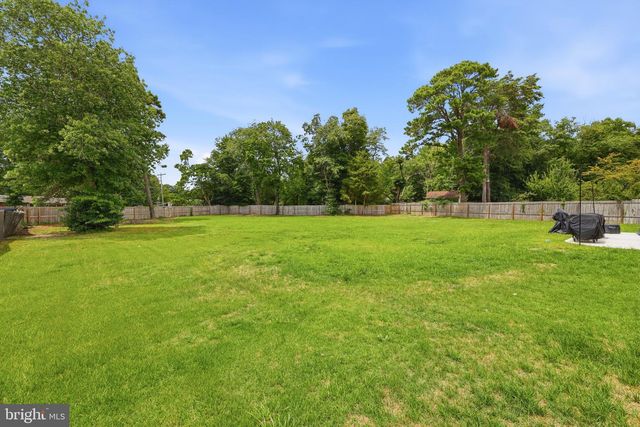 68 DEER PARK CIR, Blackwood, NJ 08012