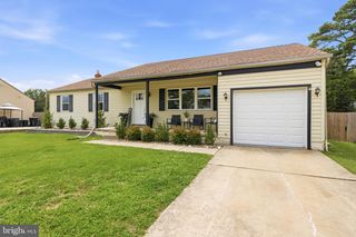 68 DEER PARK CIR, Blackwood, NJ 08012