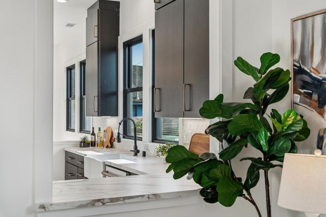 1308 1308 Court Street, Alameda, CA 94501