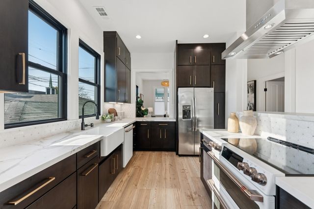 1308 1308 Court Street, Alameda, CA 94501