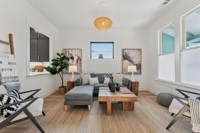 1308 1308 Court Street, Alameda, CA 94501