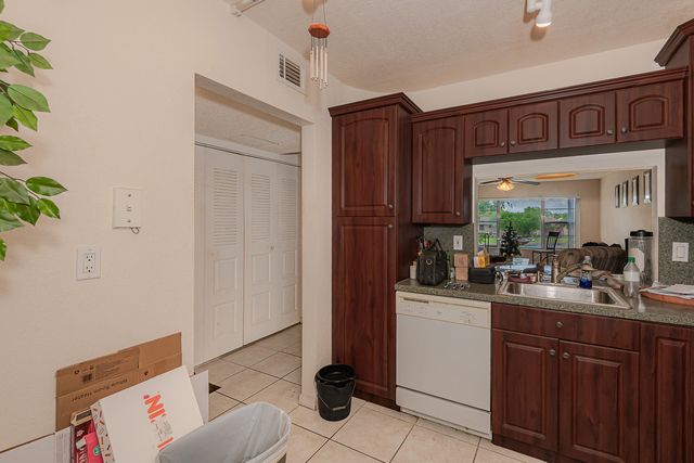 3955 N Nob Hill Road 306, Sunrise, FL 33351