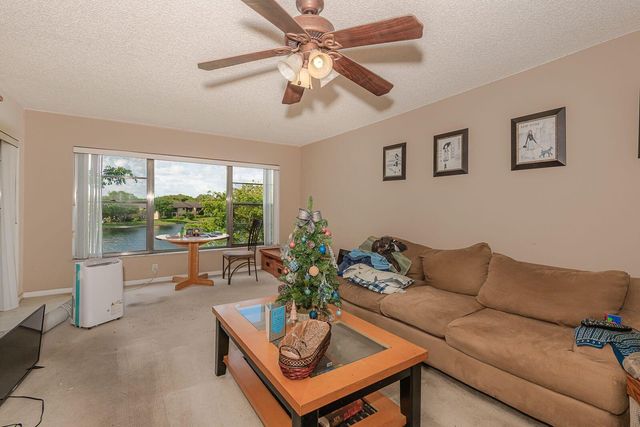 3955 N Nob Hill Road 306, Sunrise, FL 33351