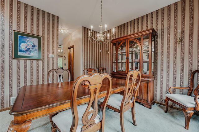 976 Karlslyle Drive, Columbus, OH 43228