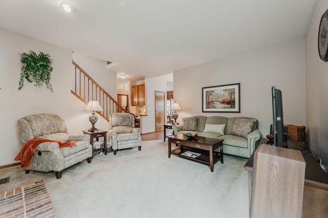 976 Karlslyle Drive, Columbus, OH 43228