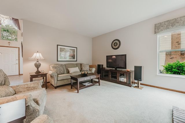 976 Karlslyle Drive, Columbus, OH 43228