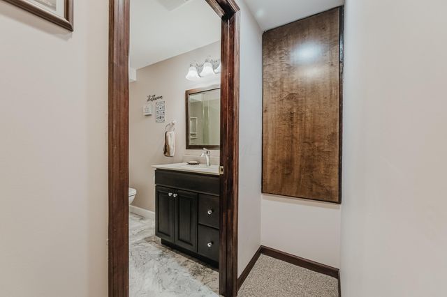 976 Karlslyle Drive, Columbus, OH 43228