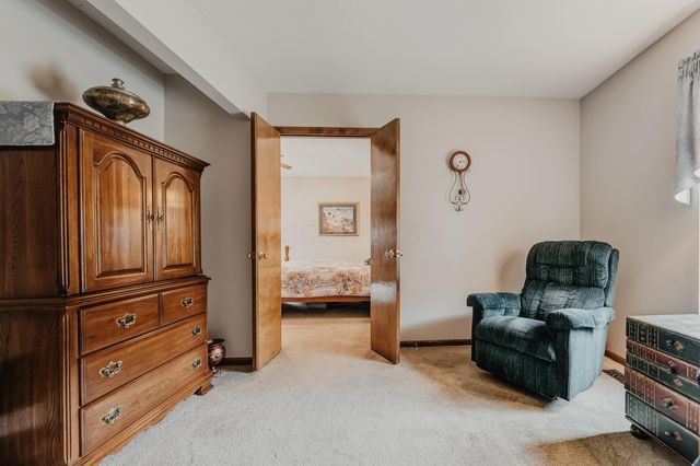 976 Karlslyle Drive, Columbus, OH 43228