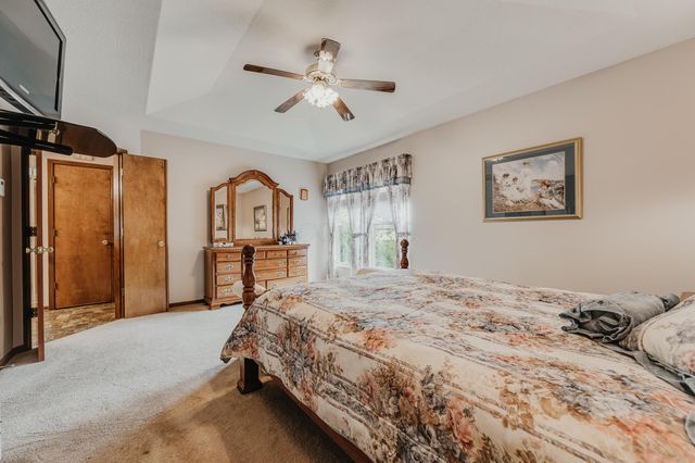976 Karlslyle Drive, Columbus, OH 43228