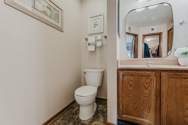 976 Karlslyle Drive, Columbus, OH 43228