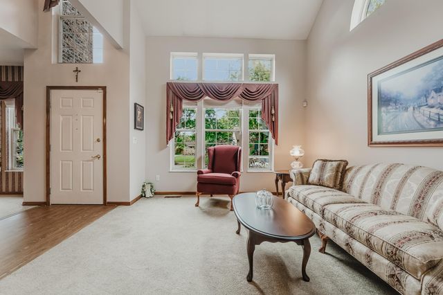 976 Karlslyle Drive, Columbus, OH 43228