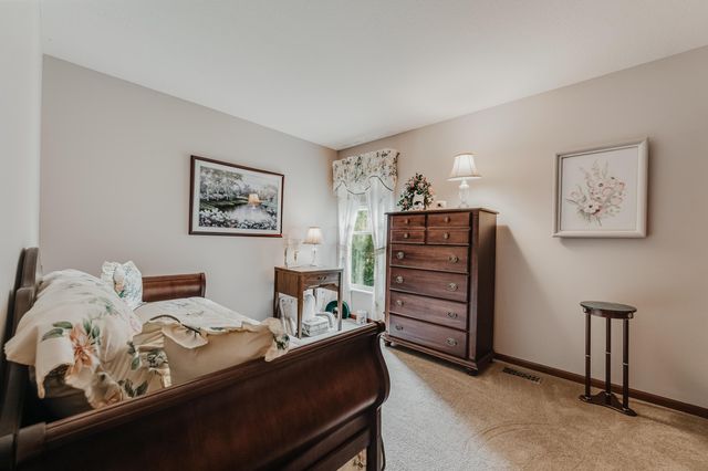 976 Karlslyle Drive, Columbus, OH 43228