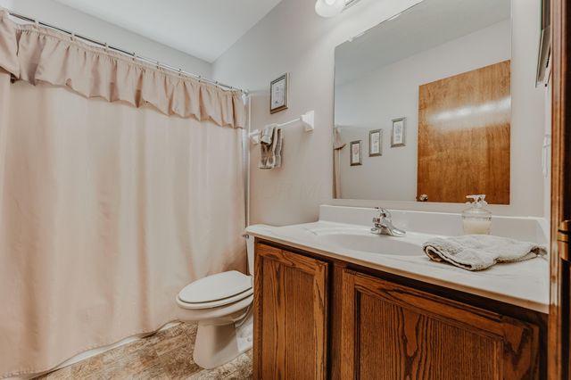 976 Karlslyle Drive, Columbus, OH 43228