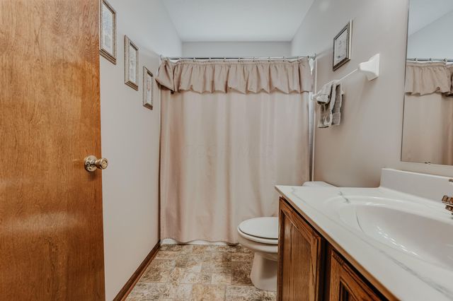 976 Karlslyle Drive, Columbus, OH 43228