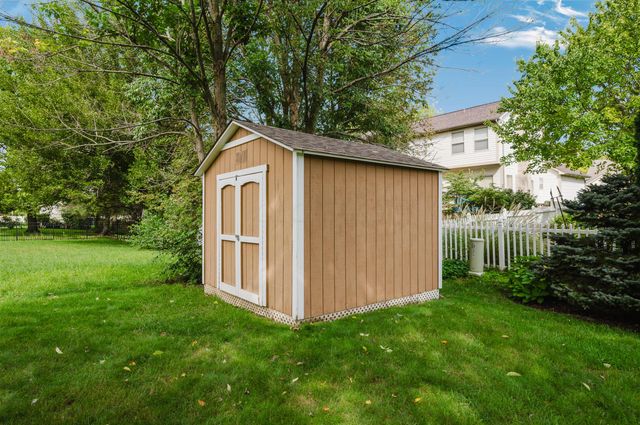 976 Karlslyle Drive, Columbus, OH 43228