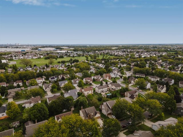 976 Karlslyle Drive, Columbus, OH 43228