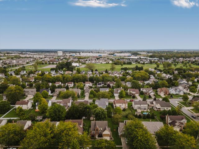976 Karlslyle Drive, Columbus, OH 43228