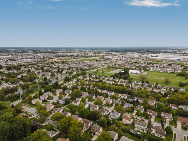 976 Karlslyle Drive, Columbus, OH 43228