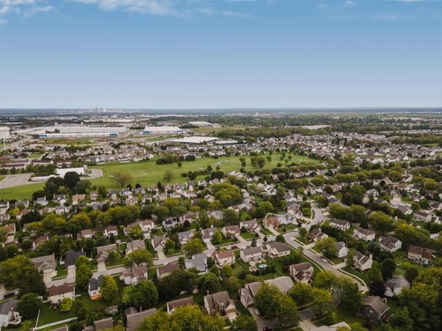 976 Karlslyle Drive, Columbus, OH 43228