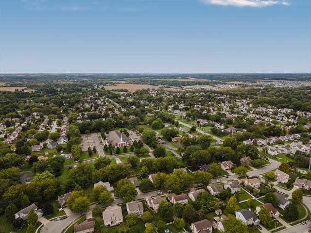 976 Karlslyle Drive, Columbus, OH 43228