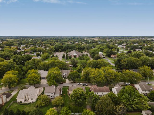 976 Karlslyle Drive, Columbus, OH 43228