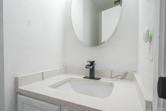 404 Ashley Park Circle, Schertz, TX 78154