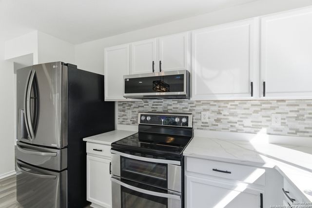 404 Ashley Park Circle, Schertz, TX 78154