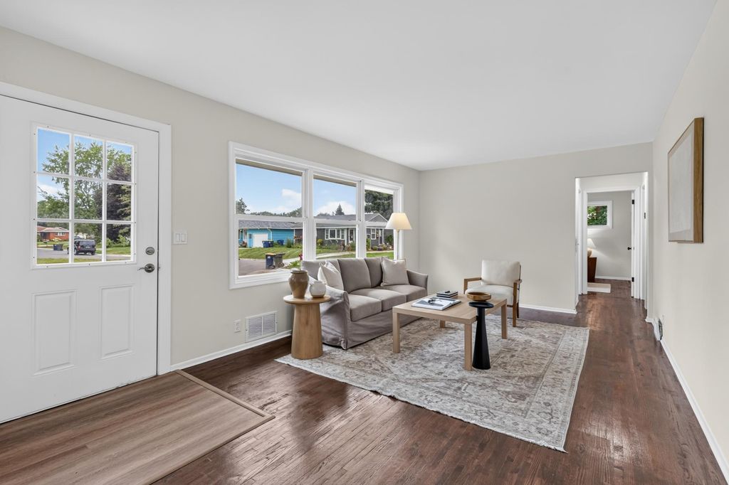 1211 Sunnyside Drive, Farmington, MN 55024 — photo 2