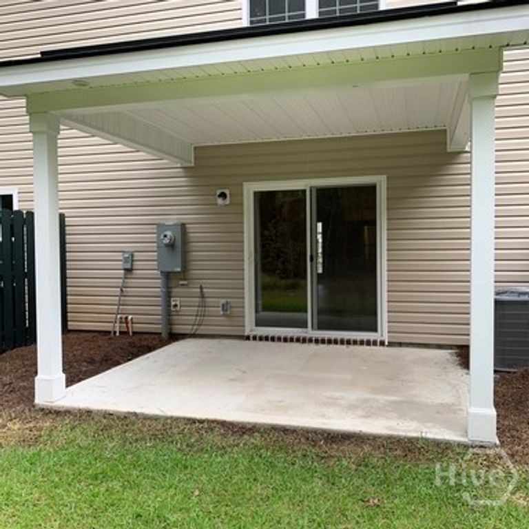 Image 13 of property listing at 193 Ainsdale Drive, Richmond Hill, GA 31324