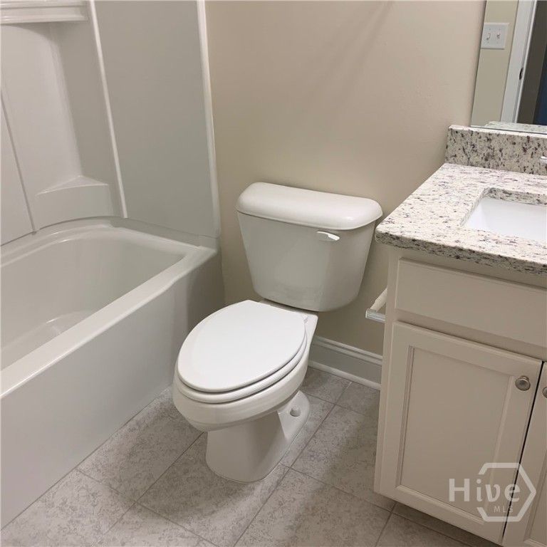 Image 8 of property listing at 193 Ainsdale Drive, Richmond Hill, GA 31324