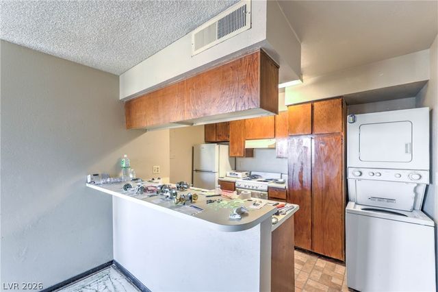 2221 West Bonanza Road 28, Las Vegas, NV 89106