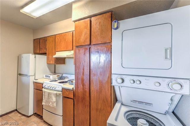 2221 West Bonanza Road 28, Las Vegas, NV 89106