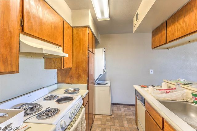 2221 West Bonanza Road 28, Las Vegas, NV 89106