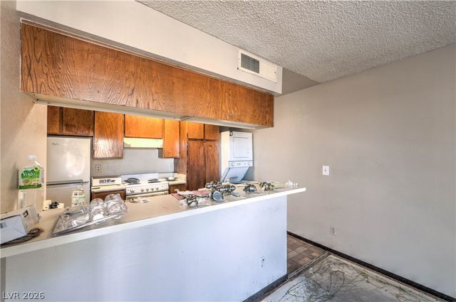 2221 West Bonanza Road 28, Las Vegas, NV 89106