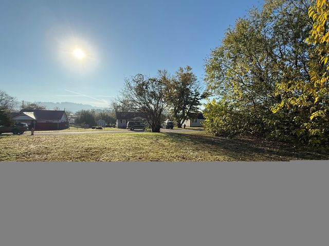 2121 Delano Drive, Chattanooga, TN 37406