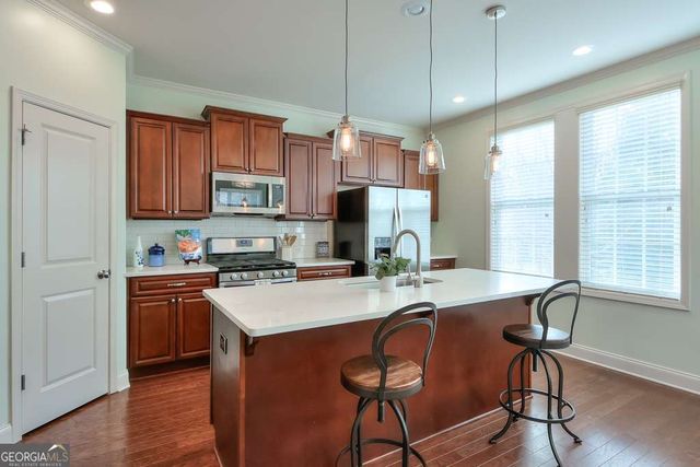 7205 Lowery Oak Drive, Roswell, GA 30075